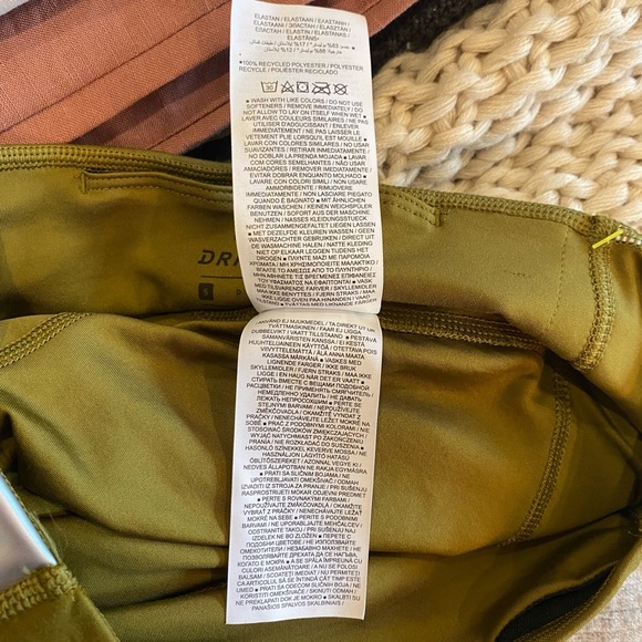 Nike | Performance One color block | Leggings | Olive | Size Small | NWT - Picture 9 of 9